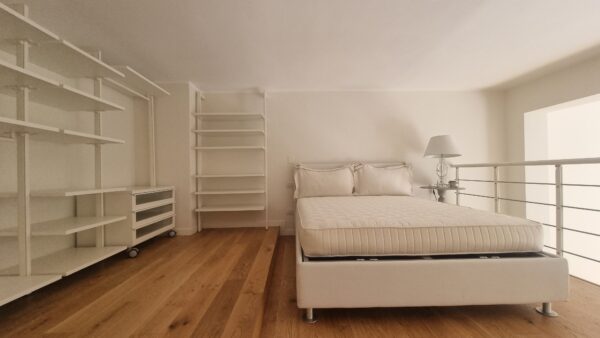 TOTAL WHITE Loft zona Bocconi - immagine 7